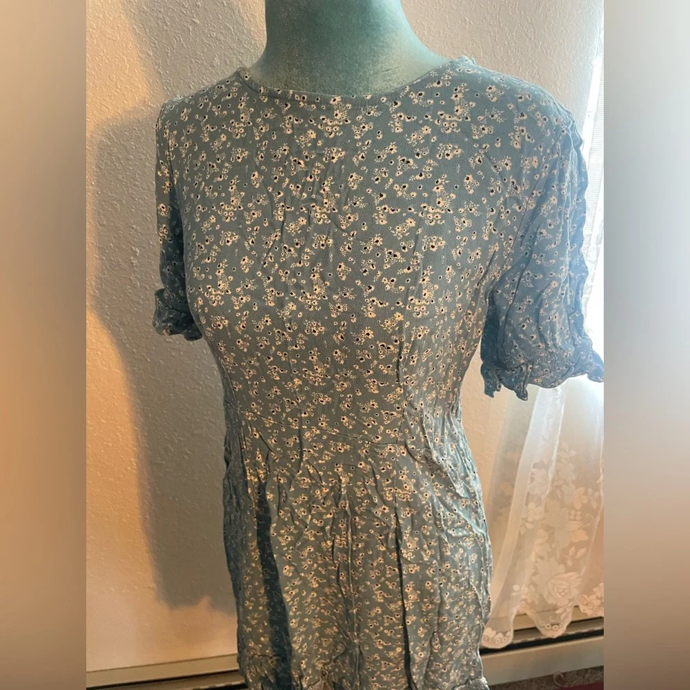 Rewind: cute floral sundress - Picture 2 of 4